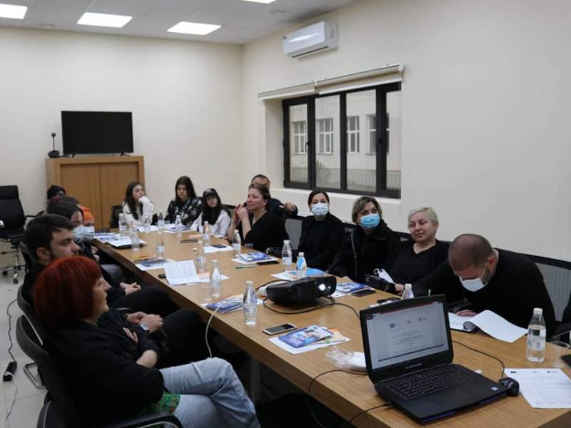 ფონდმა „აფხაზინტერკონტმა“ ქ. ცაგერის საზოგადოებრივი ცენტრის საკონფერენციო დარბაზში...